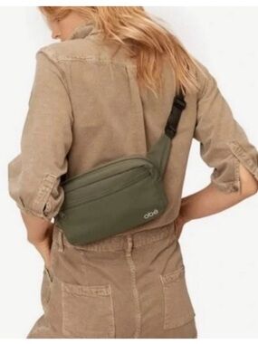 Obe Dark Green Nylon Travel Belt Bag